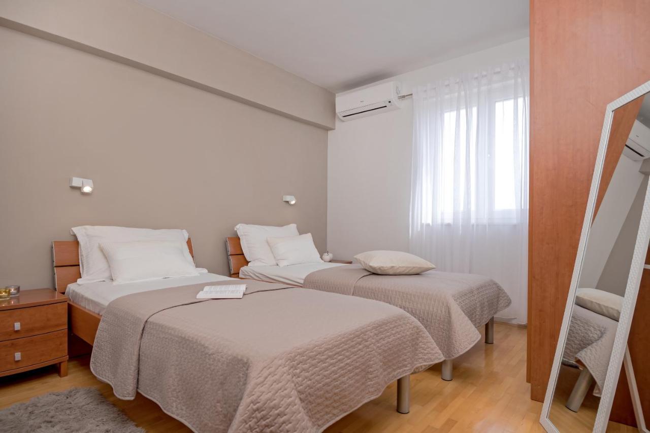 Apartments And Rooms With Parking Space Rogoznica - 10339 Exterior photo