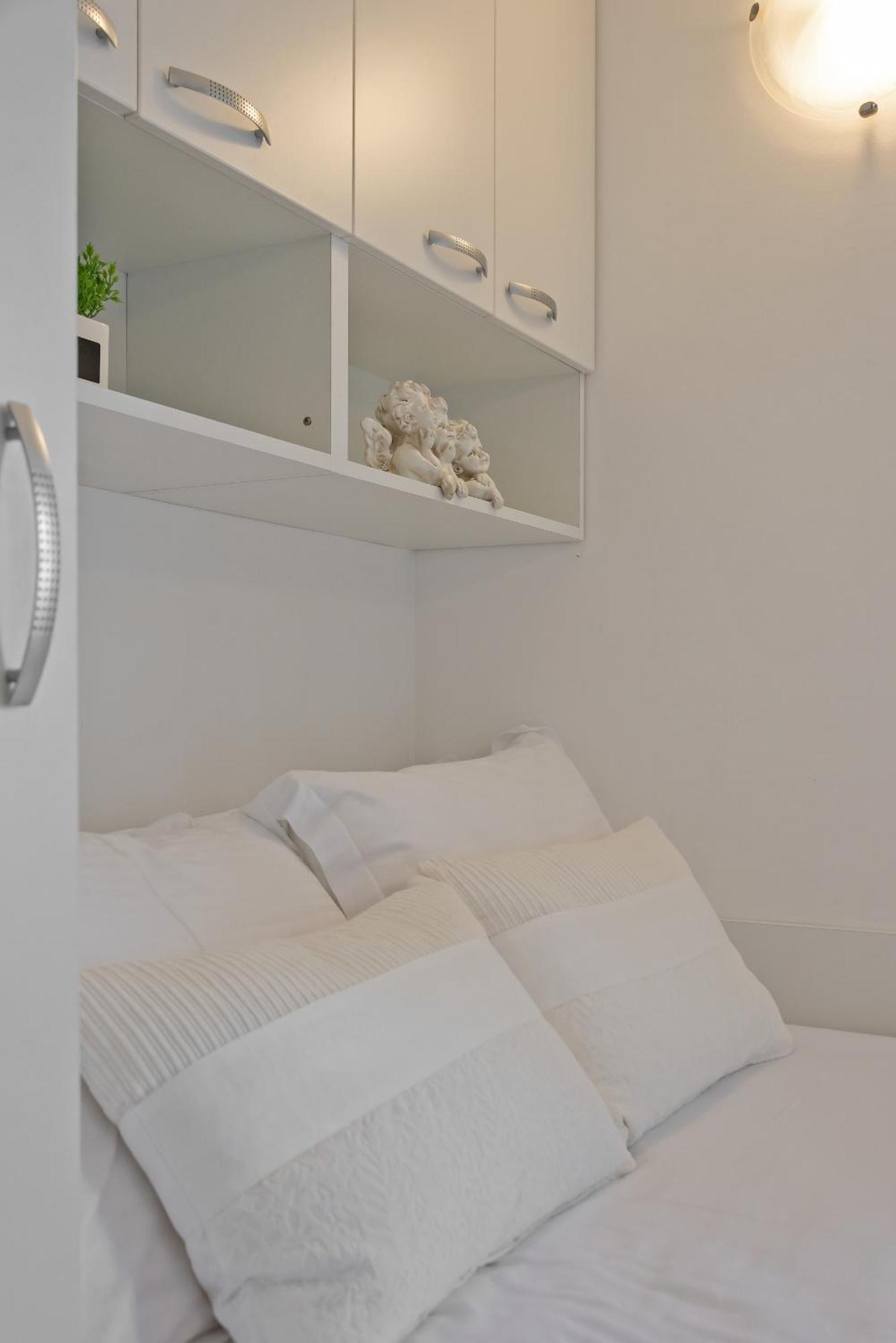 Apartments And Rooms With Parking Space Rogoznica - 10339 Room photo